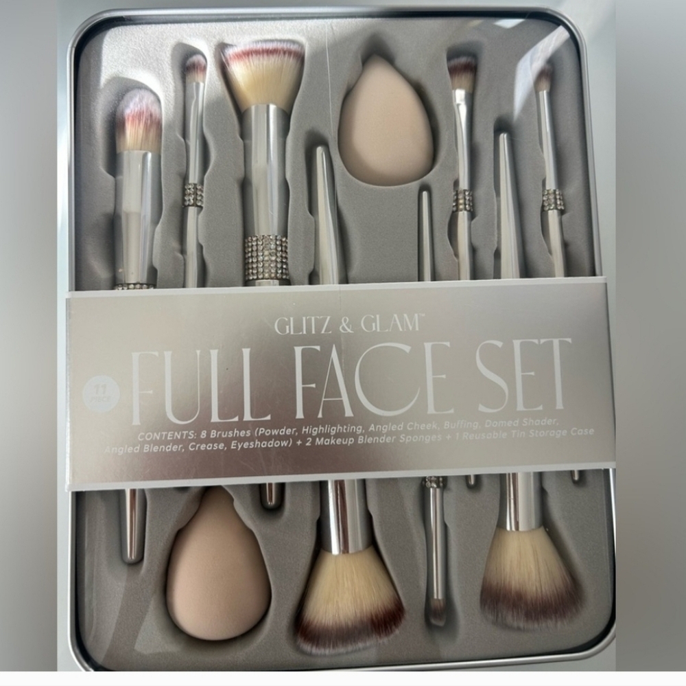 🩶▪️GLITZ & GLAM▪️ 11 piece full face set Silver Brushes